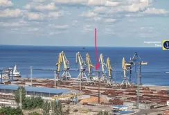 Росіяни наростили темпи вивезення краденого зерна з маріупольського порту