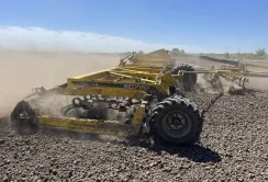 Широкозахватний передпосівний компактор BEDNAR SWIFTER SE 12000 уже у господарстві на Тернопільщині!