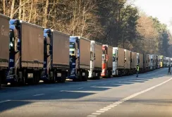 Блокада триває: за минулу добу з Польщі в Україну заїхали лише 50 вантажівок