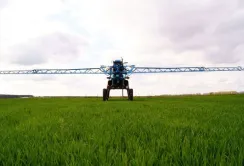 В деяких областях аграрії накопичили ЗЗР із запасом
