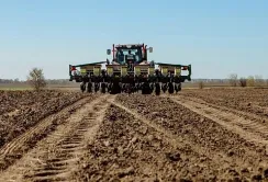 Захист аграріїв під час війни: новий законопроєкт пропонує кредитні канікули та списання штрафів