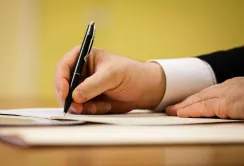 П. Порошенко підписав закон щодо захисту прав сільгосптоваровиробника