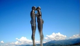Статуя кохання в Батумі "Алі та Ніно"