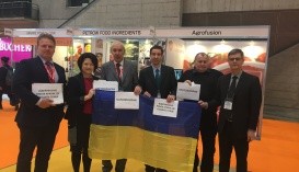 Українська делегація на продовольчій виставці в Японії. Крайній праворуч - Юрій Луценко