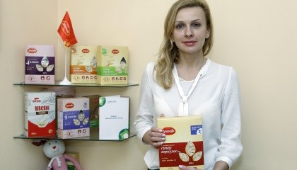 Ирина Брославцева, директор ТОВ «Добродия Фудз» зі своєю продукцією