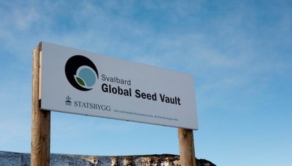 У 2008 році на гроші норвезького уряду на віддаленому острові Шпіцберген - між Норвегією і Північним полюсом, було збудовано Всесвітнє сховище насіння