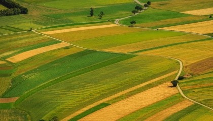 Фахівці агрохолдингу AgroGeneration розробили систему "Облік земельних ресурсів", унікальність якої полягає в можливості приєднання і передачі даних в інші системи