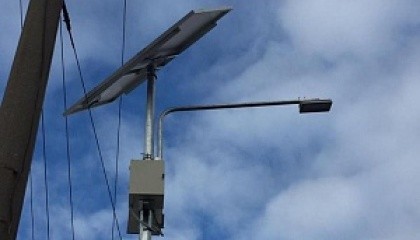 В Днепре для подсветки пешеходных переходов устанавливают системы, работающие на солнечных батареях