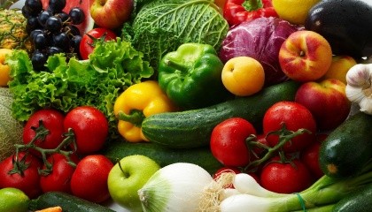 Плодоводи Латвії відзначають, що в цьому році через холодну весну врожай ягід і фруктів менший, ніж в інші роки, а ціни значно вищі