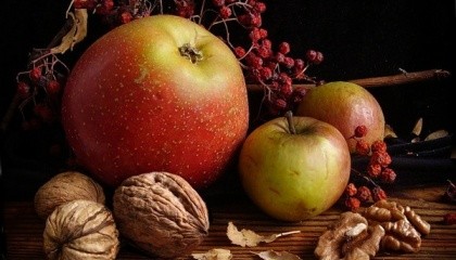 Хмельницькі садівники збираються самі та радять іншим перепрофілювати господарства, залишивши яблука основною фруктовою культурою