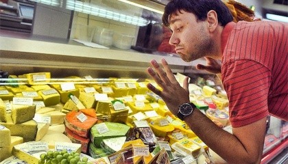 Украинцев призывают готовиться к повышению стоимости продуктов. В ближайшее время вырастут цены на яблоки, яйца, овощи и мясо