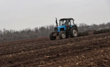 В Україні набули чинності нові правила керування сільгосптехнікою