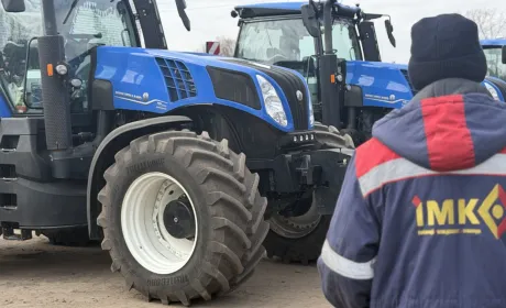 Агрохолдинг ІМК інвестує в інновації: парк техніки поповнили 10 високопотужних тракторів New Holland T8.440 Genesis 