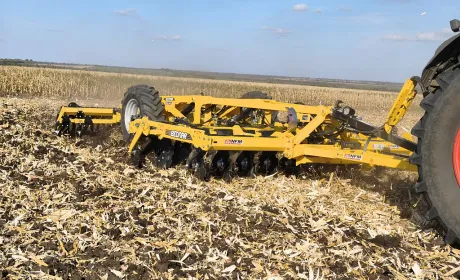 НФМ АГРО провели польові демонстрації сільськогосподарської техніки BEDNAR
