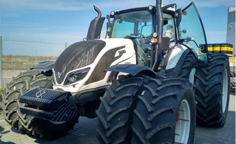 Трактор Valtra T 194 від Цеппелін Україна їде працювати в Полтавський ГЗК