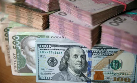 Гривня очолила список валют, які найбільше зміцнились щодо долара