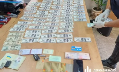 ДБР затримало начальника Держпродспоживслужби, який вимагав у підлеглого гроші