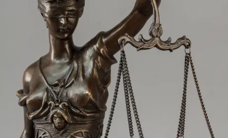 Військова прокуратура зацікавились фірмами Косюка у справі крадіжки грошей Януковичем