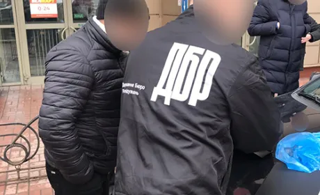 Співробітників Мінагропроду затримали на отриманні $75 тис хабара