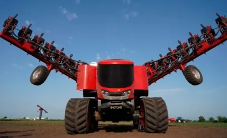 В Україні вперше в світі представили автономну роботизовану сівалку Horsch Robo
