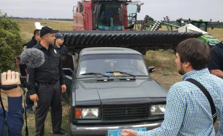 Антирейдерський штаб Київщини рекомендував поліції зупинити збирання врожаю рейдерами