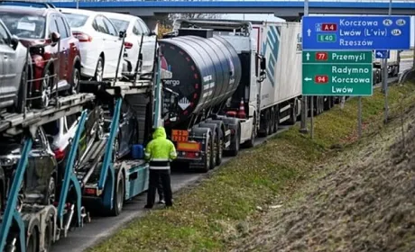 Польські фермери оголосили про повну блокаду українських перевезень