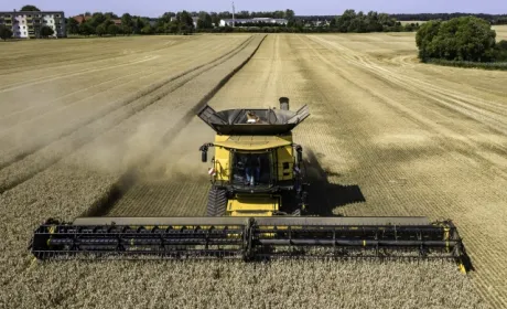 Компанії New Holland Agriculture та MacDon Industries Ltd. стали партнерами