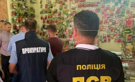 Рівненські ділки виготовляли та продавали фальсифіковані пестициди