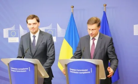 Ринок землі: Гончарук у Брюсселі розповів про компромісний законопроєкт