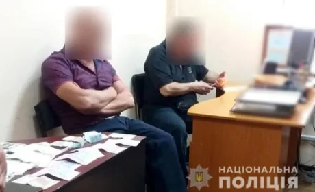 Затримали начальника районного Держгеокадастру під час отримання хабаря