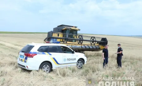 У полі Харківської області обстріляли комбайн із робітниками