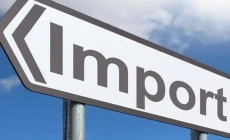 ЄС має обмежити імпорт деяких продуктів харчування з України, — Януш Войцеховський