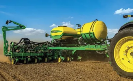 Компанія John Deere представляє нову систему внесення рідких добрив ExactRate