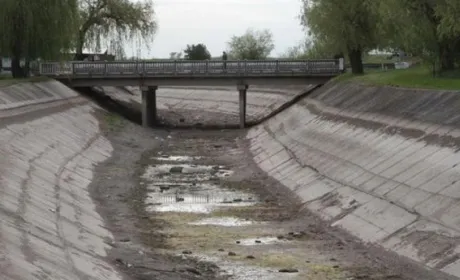 Зеленський підписав закон про заборону поставок води в окупований Крим