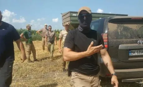 Працівники «Кернел» напали на журналіста