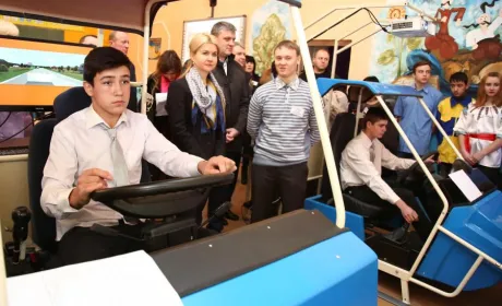 У Краснокутському агроліцеї відкрили автоматизований кабінет підготовки трактористів