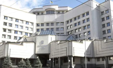 КС скасував збори суддів і візьметься за ринок землі