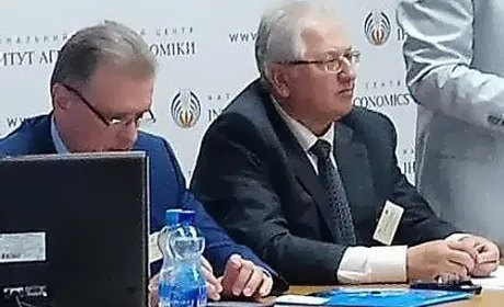 Розвиток форм організації господарської діяльності на селі має відбуватися на засадах багатоукладності з пріоритетами сімейного фермерства та сільськогосподарської обслуговуючої кооперації – Юрій Лупенко