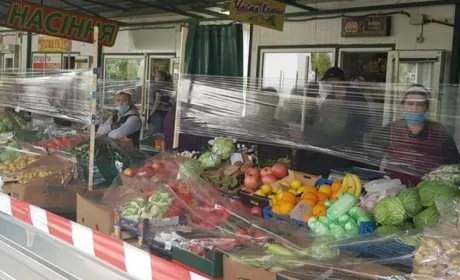 У Львові продовольчі ринки вийшли з карантину й одразу – результат