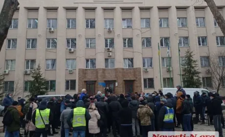 У Миколаєві фермери пікетують податкову