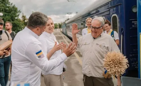 Мільярдер за кермом комбайна
