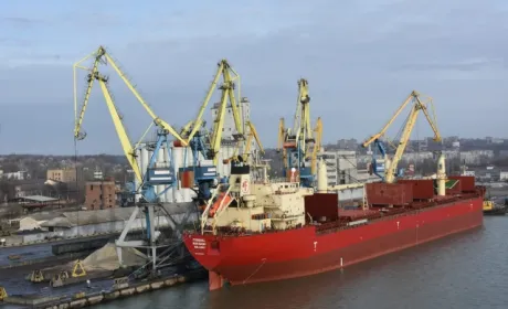 У Маріупольському порту почалося вантаження зернових нового врожаю