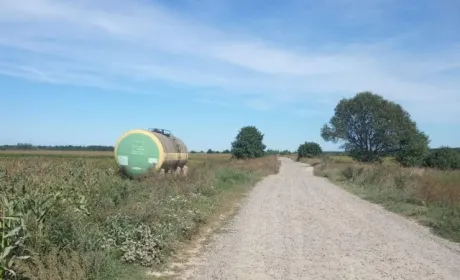 На Волині виявили незаконні ємності з хімікатами