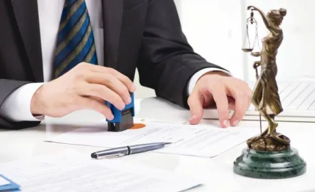 Приватного нотаріуса з Херсонщині підозрюють у земельних оборудках