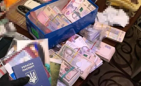 Злочинці вимагали у сина фермера понад 2 млн грн, погрожуючи вбивством дітей