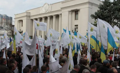 Проти продажу землі олігархам: аграрії влаштують масовий протест