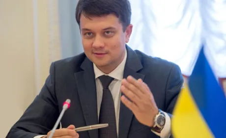 У законопроєкті про ринок землі є ще багато невирішених питань, — Дмитро Разумков