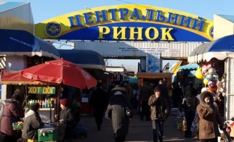 Продуктовим ринкам знову заборонено працювати під час карантину, — головний санлікар Ляшко