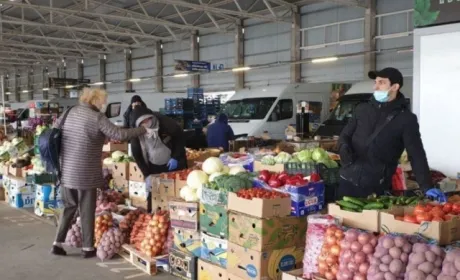 У Києві запрацювали три продуктові ринки