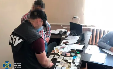 СБУ викрила старосту і двох депутатів ОТГ, які вимагали хабар від агропідприємства з іноземними інвестиціями